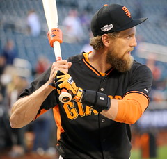 Giants outfielder Hunter Pence works out before the NL Wild Card Game.