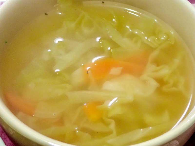 キャベツとニンジンのスープ