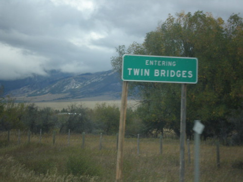 sign montana welcomesign twinbridges citylimit biggreensign mt41