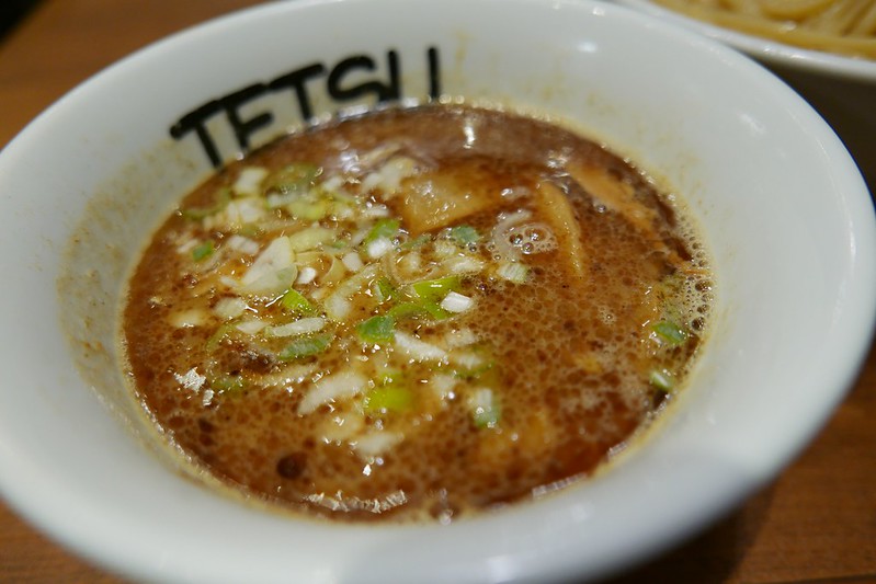 横浜ランドマークプラザ_TETSU特製つけめんのスープ