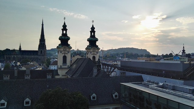 Blick auf die Ursulinenkirche und auf den Mariendom