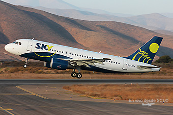 Sky Airline A319 CC-AFX take off LSR (Santiago Díaz)