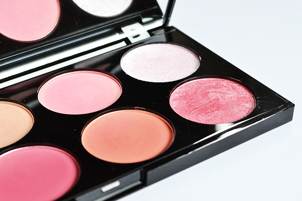 Makeup Revolution Sugar and Spice Ultra Blush and Contour Palette Review, Photos and Swatches