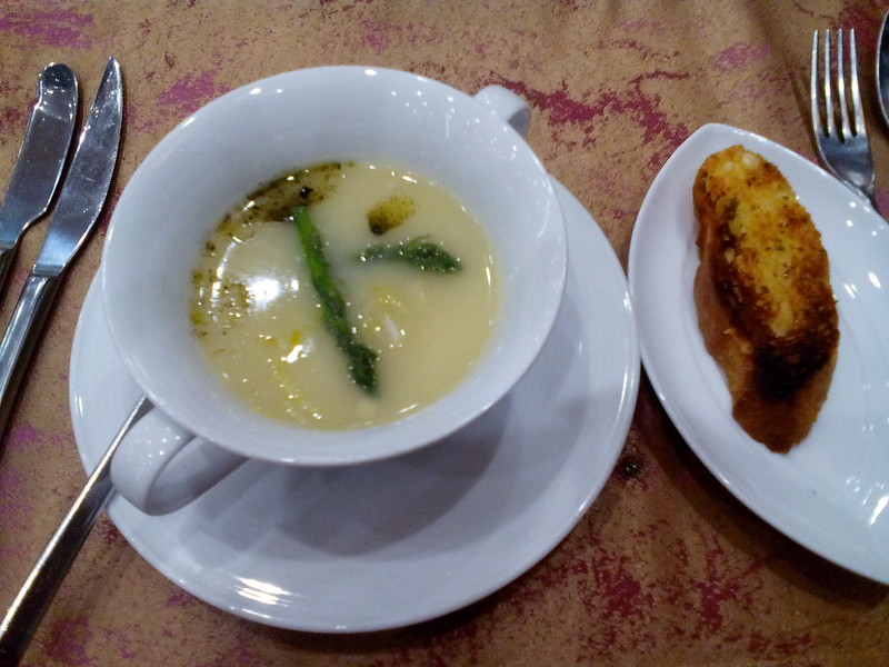 Asparagus and leek soup