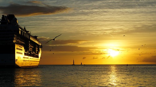 sunset sea summer sky usa sun water landscape seaside ship florida cloudy outdoor shore cruiseship sonne kewwest tempoworld
