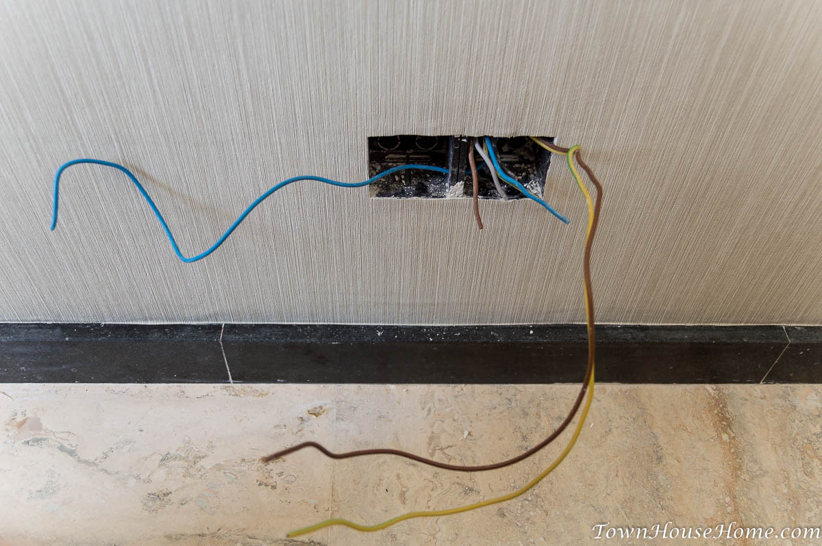 Double outlet wiring